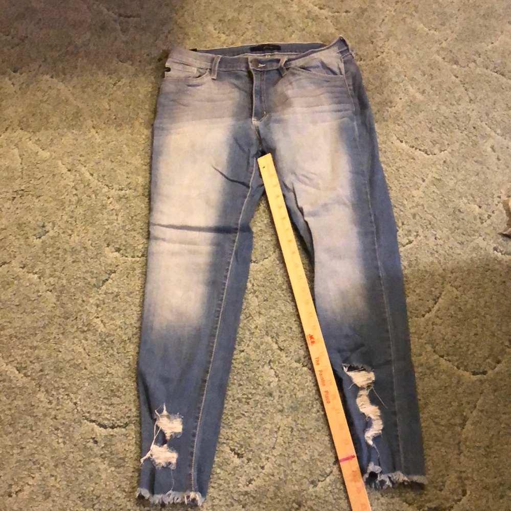 KanCan ankle Skinny distressed light wash like new